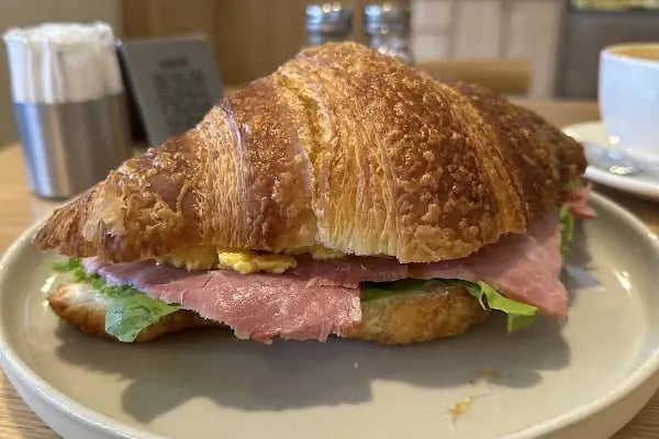 Brats Bakery Coffee - Resim 3