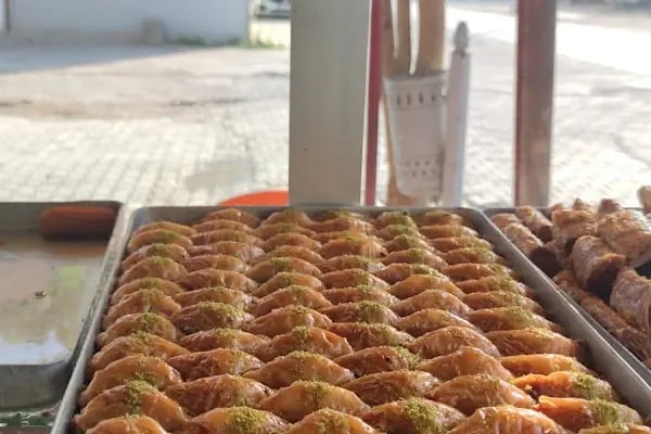 Yılmaz Kardeşler Otomatik Ekmek Fabrikası ve Unlu Mamuller - Resim 1