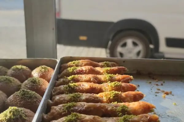 Yılmaz Kardeşler Otomatik Ekmek Fabrikası ve Unlu Mamuller - Resim 12