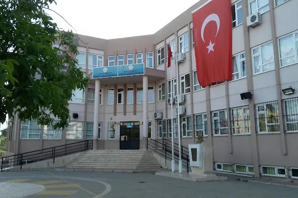 Güngör Gencer İlkokulu - Resim 1