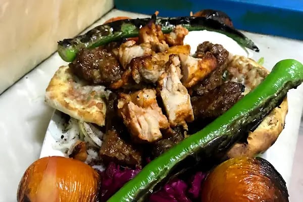 Özenen Pide Kebap Döner Çorba Salonu - Resim 5