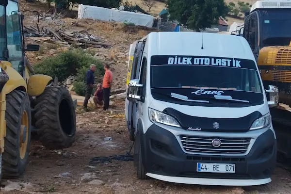 Dilek Oto Lastik 7/24 mobil yol yardım lastik tamiri ve değişimi - Resim 17