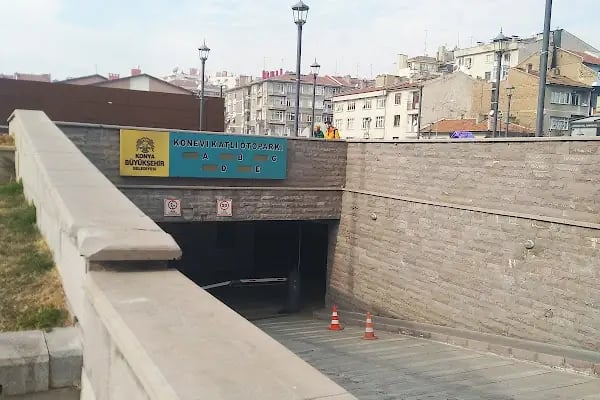 Konevi Katlı Otoparkı - Resim 4