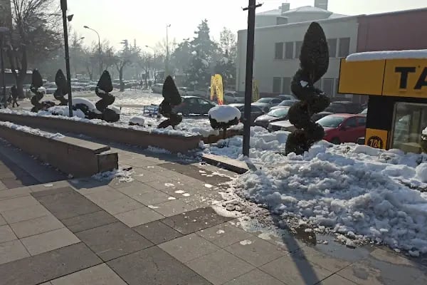 Konevi Katlı Otoparkı - Resim 11