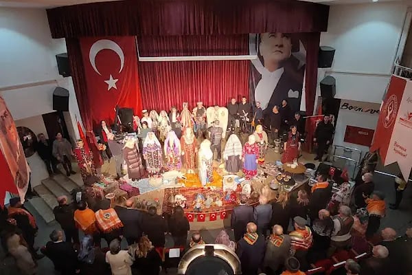 Bornova Belediyesi Sivil Toplum Kuruluşları Yerleşkesi - Resim 2