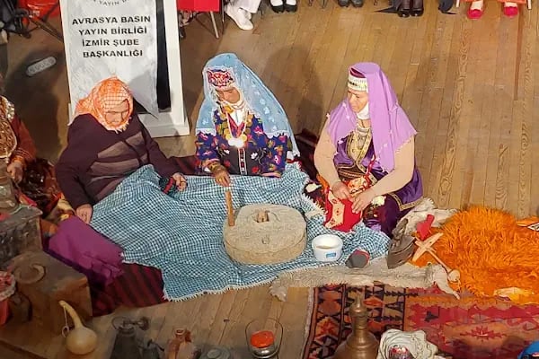 Bornova Belediyesi Sivil Toplum Kuruluşları Yerleşkesi - Resim 5
