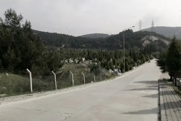 Bornova Yeni Mezarlığı - Resim 14