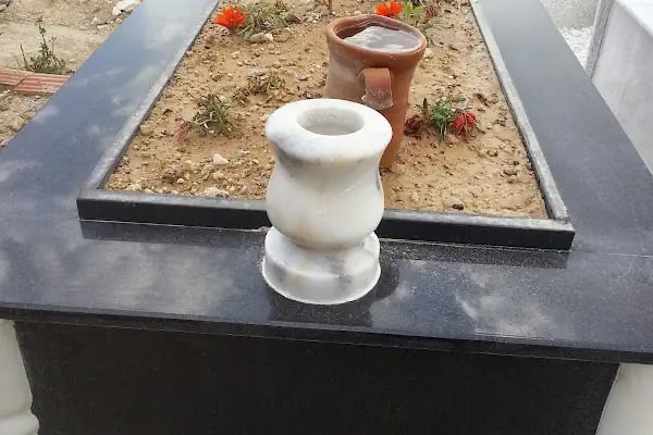 Bornova Yeni Mezarlığı - Resim 8