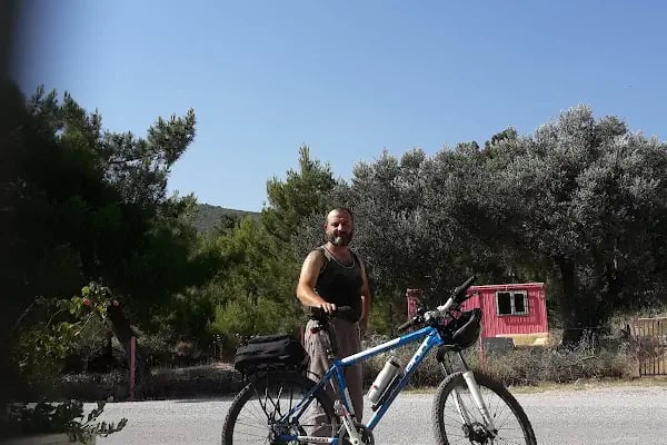 Bornova Yeni Mezarlığı - Resim 6