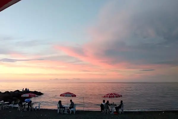 ÇALKÖY F Cafe &amp; Restorant - Resim 3