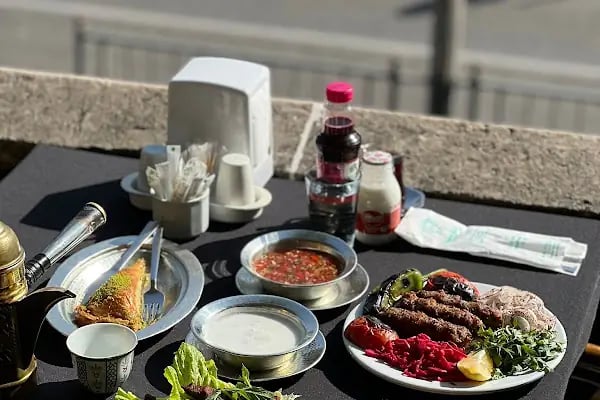 Çardaklı Köşk Sıra Geceleri ve Restaurant - Resim 3