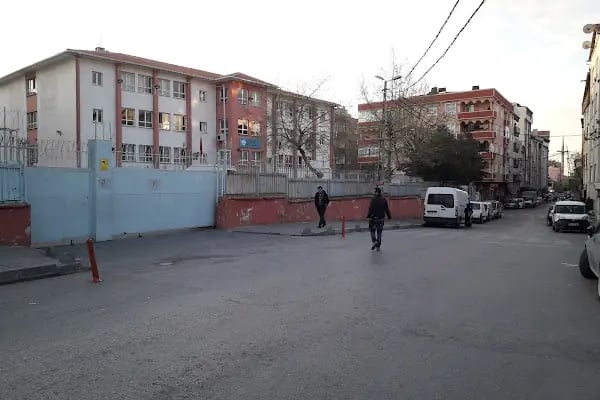 Bağcılar Mahir İz Ortaokulu - Resim 5