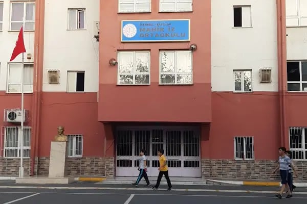Bağcılar Mahir İz Ortaokulu - Resim 9