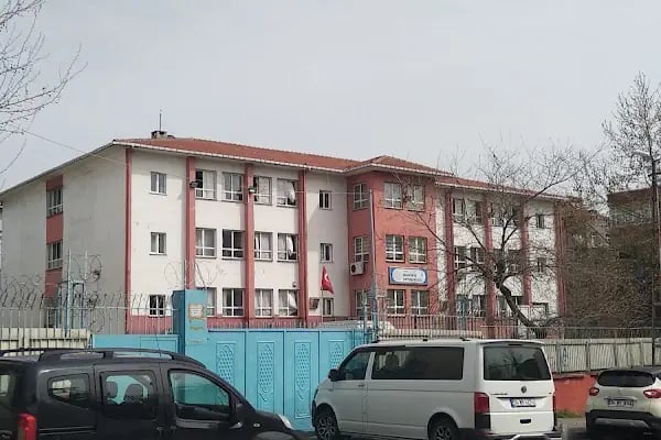 Bağcılar Mahir İz Ortaokulu - Resim 2