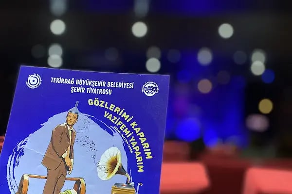 Tekirdağ Şehir Tiyatrosu Yulmaz İçöz Sahnesi - Resim 20