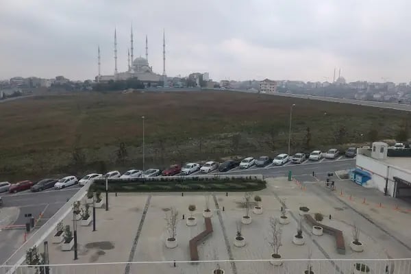 Arnavutköy Yeni Belediye hizmet Binası - Resim 1