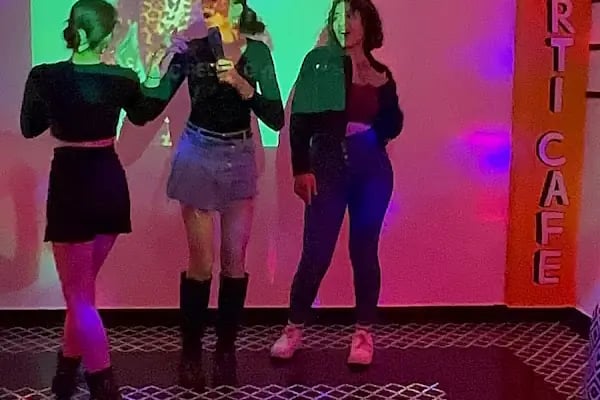 Patırtı Karaoke Cafe - Resim 12