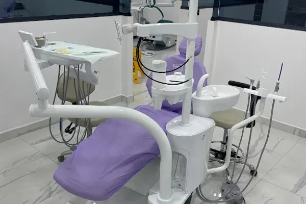 Dentholding Ela Ağız Ve Diş Sağlığı Polikliniği Çarşı Şube - Resim 17