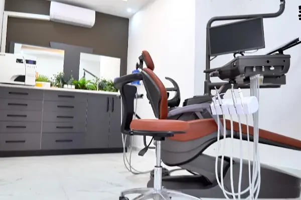 Dent Universe Ağız Ve Diş Sağlığı Polikliniği - Resim 2