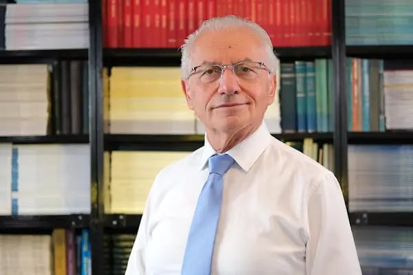 Prof.Dr.Gazi Zorer - Pediatrik Ortopedi - Resim 13