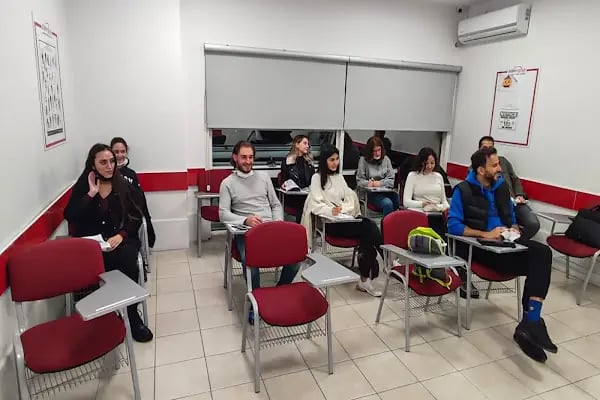 Just English Dil Okulları - İngilizce Kursu Bursa-Özlüce - Resim 18
