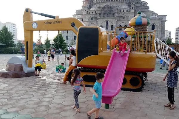 Akkent Meydan Parkı - Resim 11