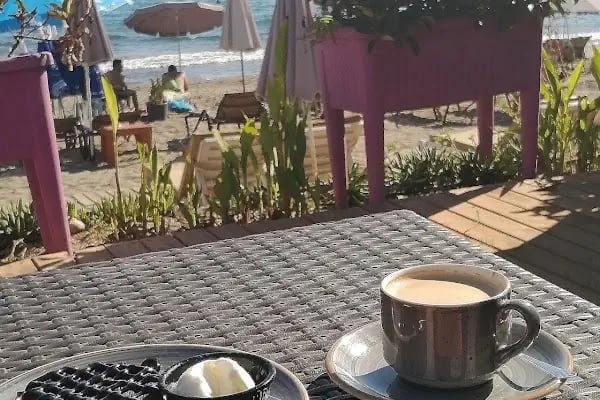 Flamingos Beach Club - Resim 12