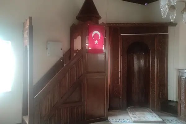 Hâki Baba Camii ve türbesi - Resim 17
