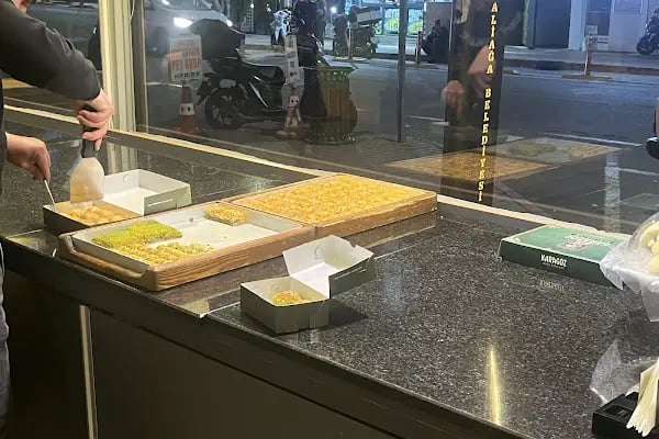 Yüzde Yüz Antep Baklavaları Aliağa - Resim 10