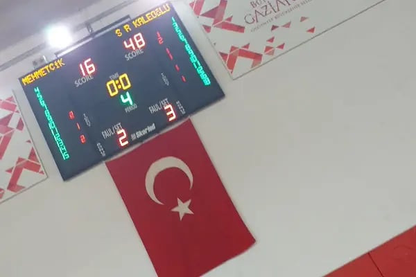 Talat Özkarslı Spor Salonu - Resim 6