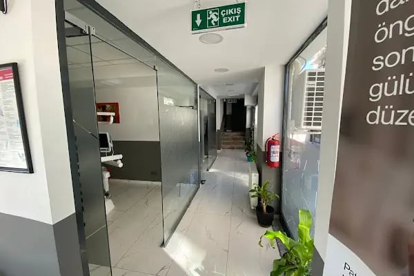 Özel İzmir Dental Klinik Ağız ve Diş Sağlığı Polikliniği - Resim 12