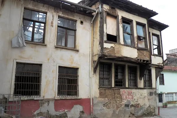İnebey Yazma Eser Kütüphanesi - Resim 3