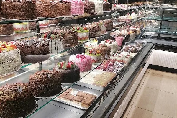Rezzan CAFE &amp; PATISSERIE - Resim 20
