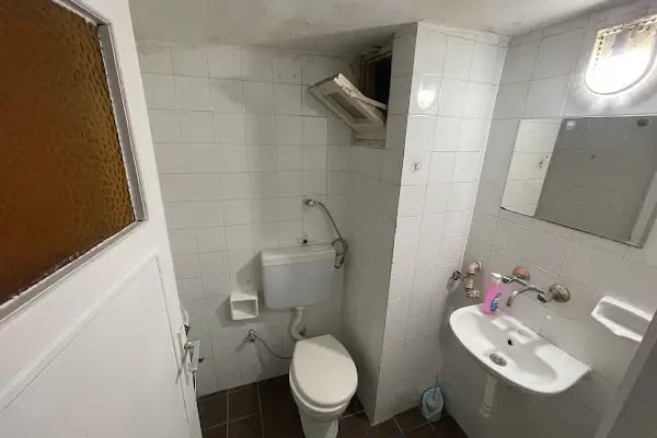 Hadrian's Gate Family Hostel - Resim 3