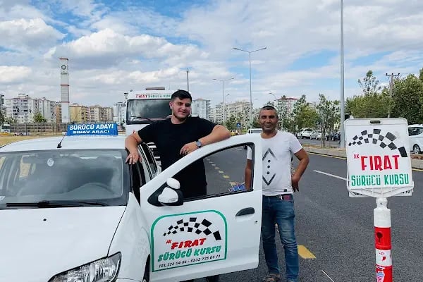 AK FIRAT SÜRÜCÜ KURSU - Resim 17