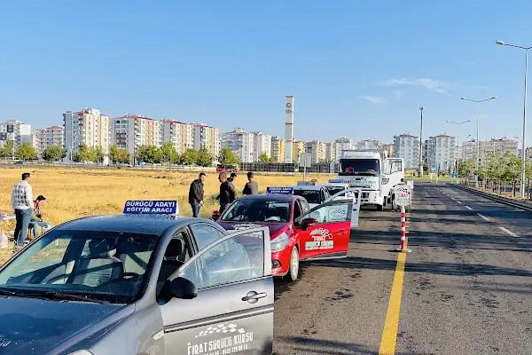 AK FIRAT SÜRÜCÜ KURSU - Resim 16