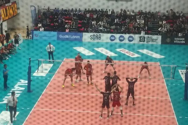 100. Yıl Recep Hacıfazlıoğlu Spor Salonu - Resim 2