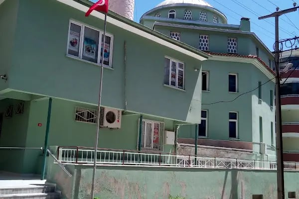 Hasan Basri Çantay Cami - Resim 4