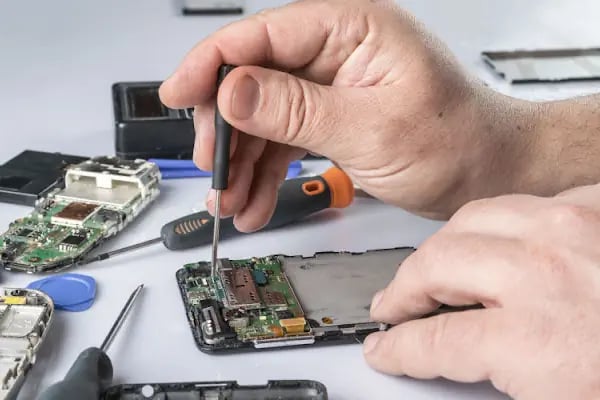 Escom Bilişim Cep Telefonu Tablet Laptop Notebook Yazıcı Her Türlü Elektronik Alet Tamir servisi - Resim 19