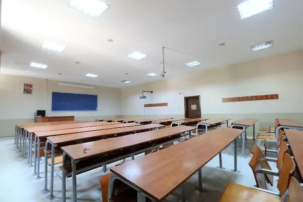 Sakarya Üniversitesi Ali Fuat Cebesoy Meslek Yüksekokulu - Resim 2