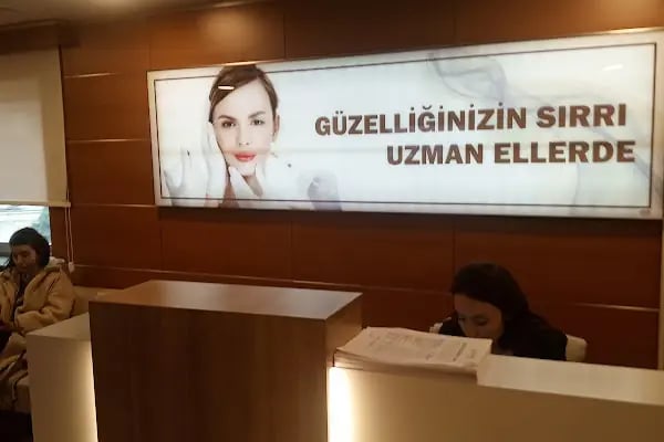 Medicaworld Hair Transplant Center - Saç Ekim Merkezi - Resim 2