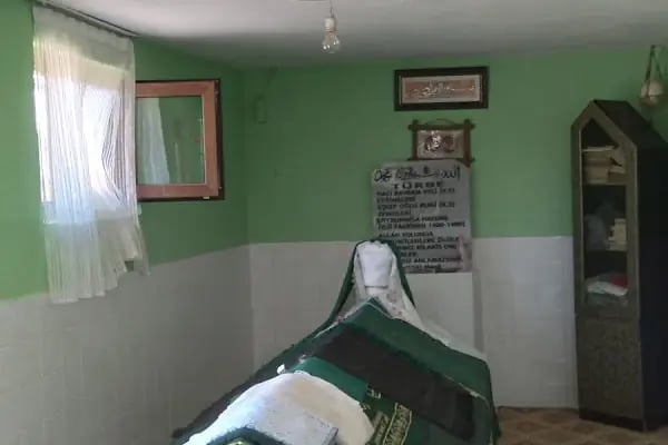 Hayrunnisa hatun türbesi - Resim 2