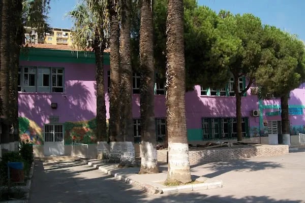 Süleyman Eczacıbaşı İlkokulu - Resim 1