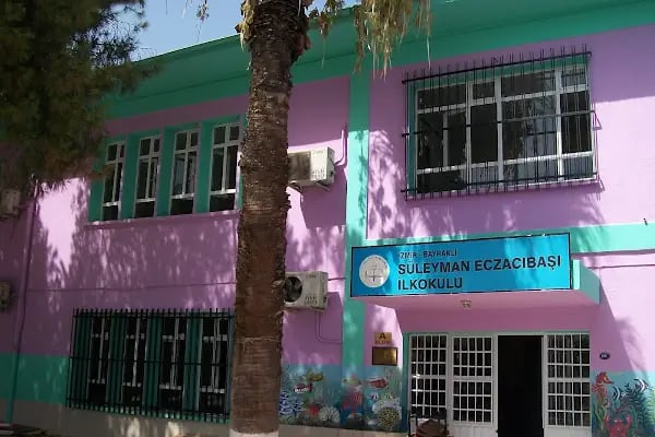 Süleyman Eczacıbaşı İlkokulu - Resim 3