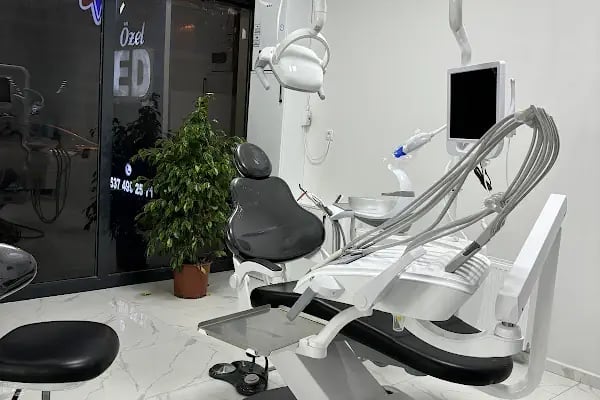 Özel ED Ağız ve Diş Sağlığı Polikliniği - Resim 19