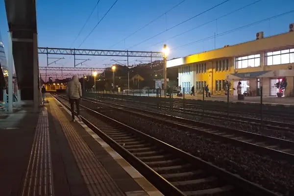 Tren İstasyonu - Resim 3