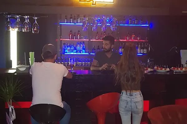 Hastane Clup Bar - Resim 2