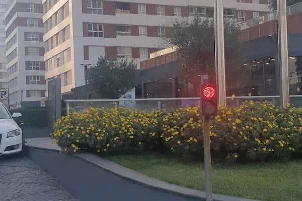 GÜNEŞLI NUROL PARK TAKSİ QASIS CADDE TAKSI - Resim 4