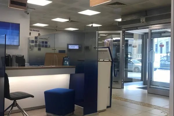 Türkiye İş Bankası Çarşı-Avcılar/İstanbul Şubesi - Resim 4