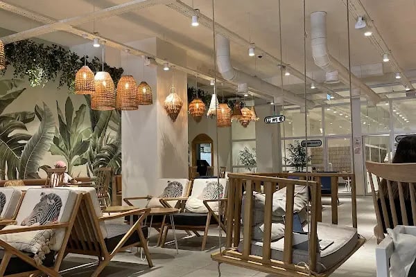 Louise Cafe Brasserie &amp; Loft - Resim 4
